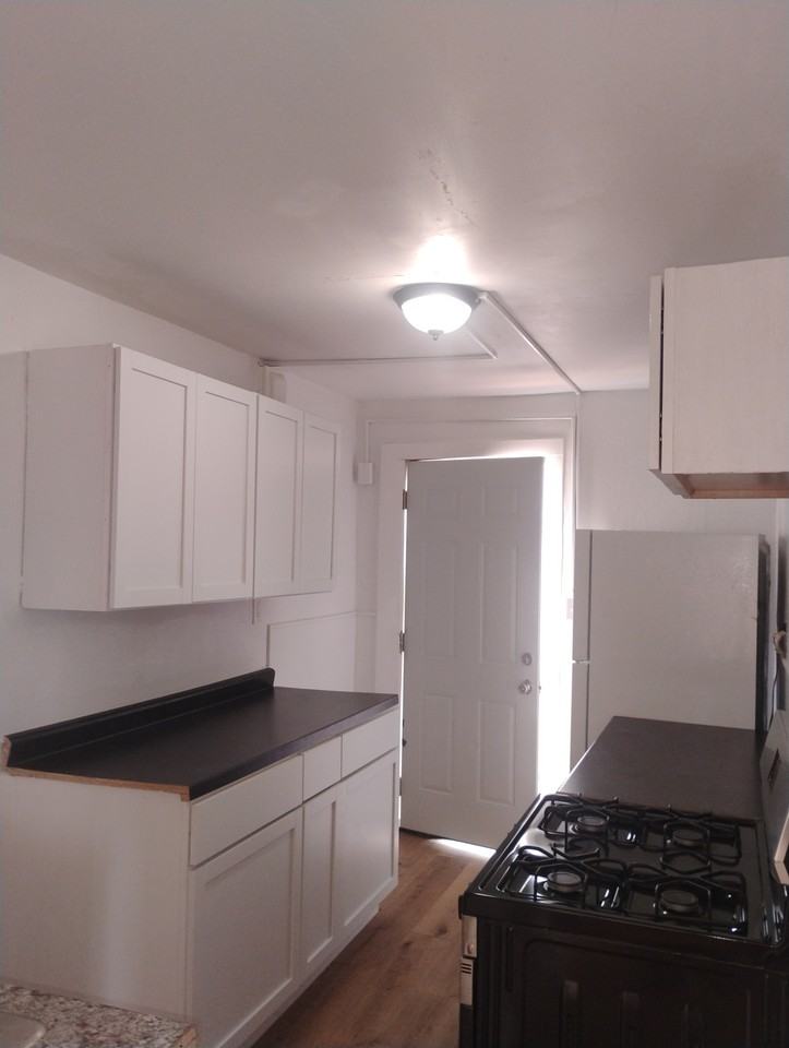913 Nebraska St #1 - Photo 2 of 3