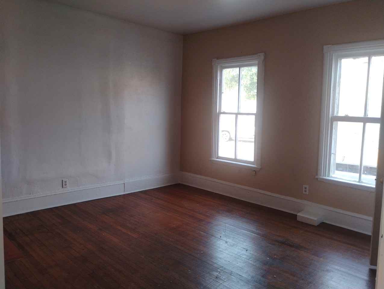 913 Nebraska St #1 - Photo 3 of 3