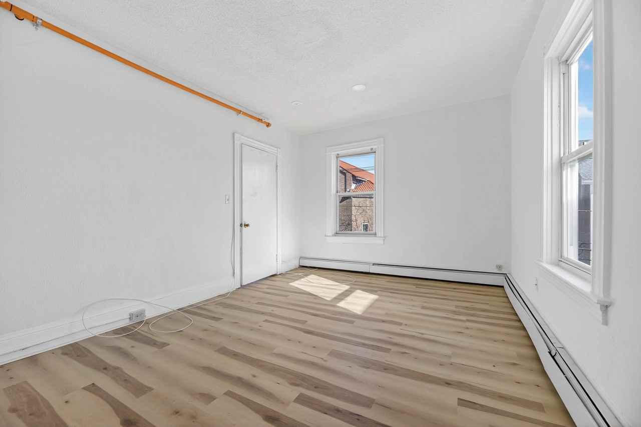 528 Charles St #2 - Photo 3 of 11