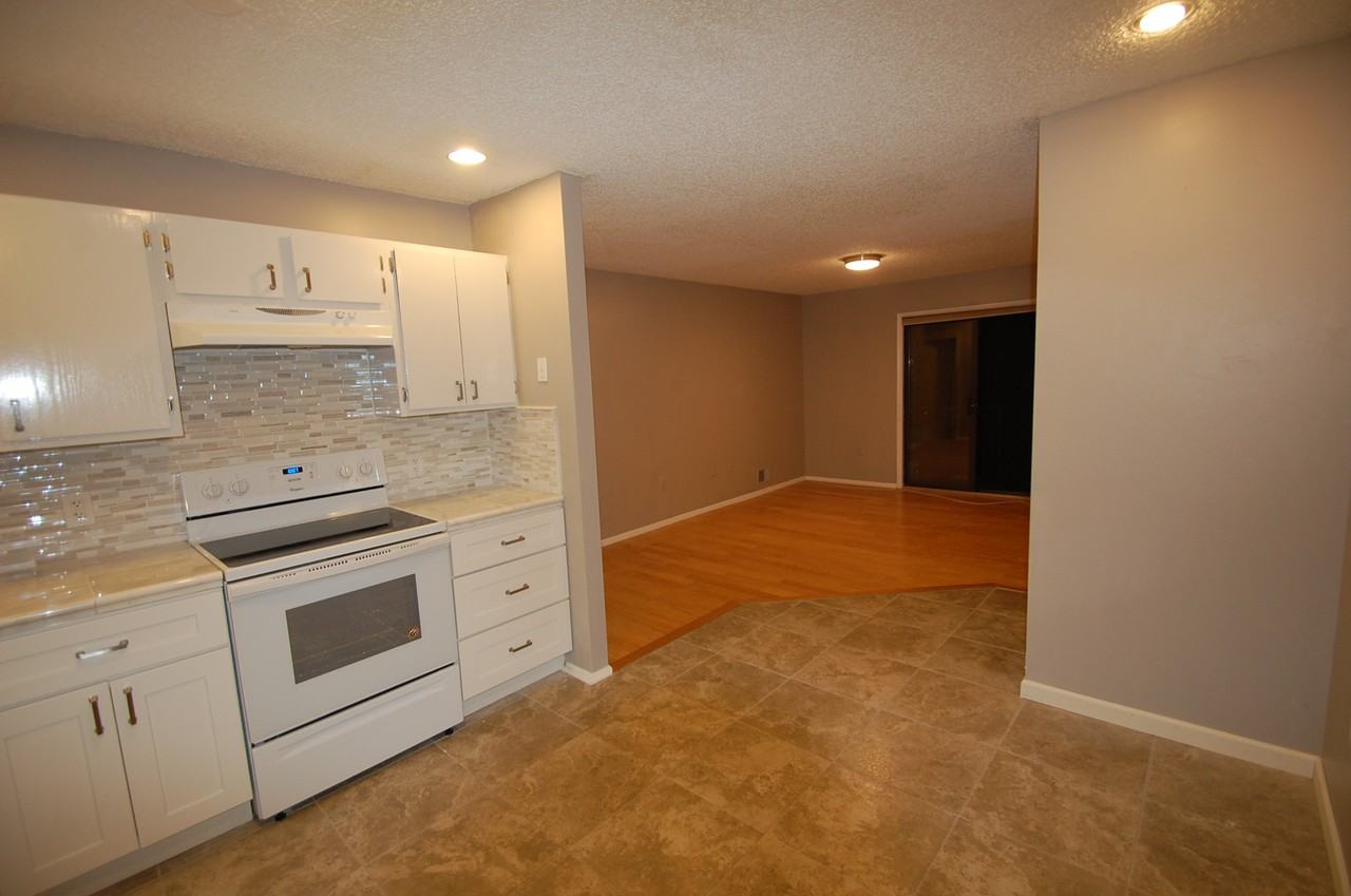 66 Canterbury Ct #66 - Photo 2 of 8