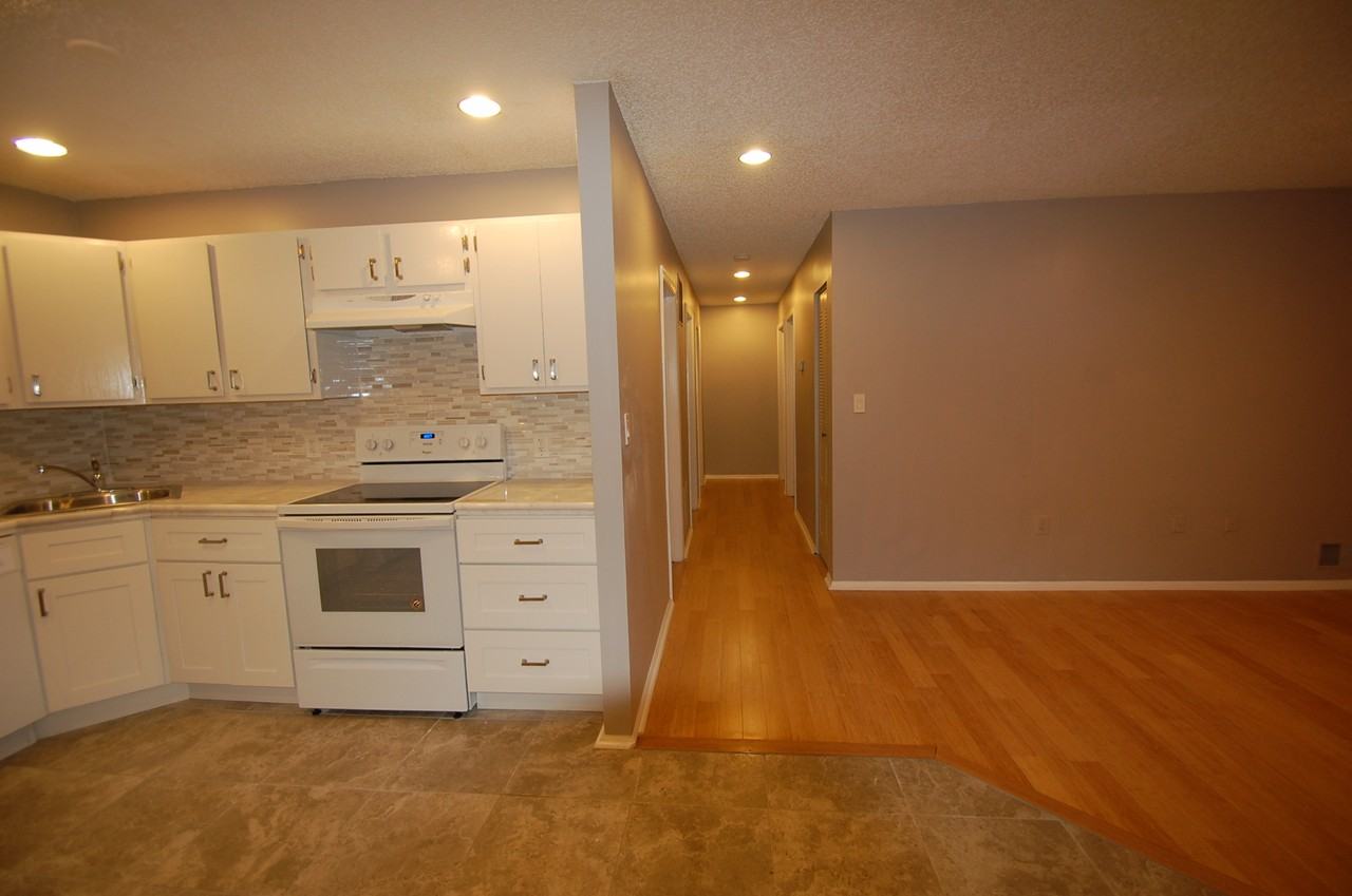 66 Canterbury Ct #66 - Photo 4 of 8