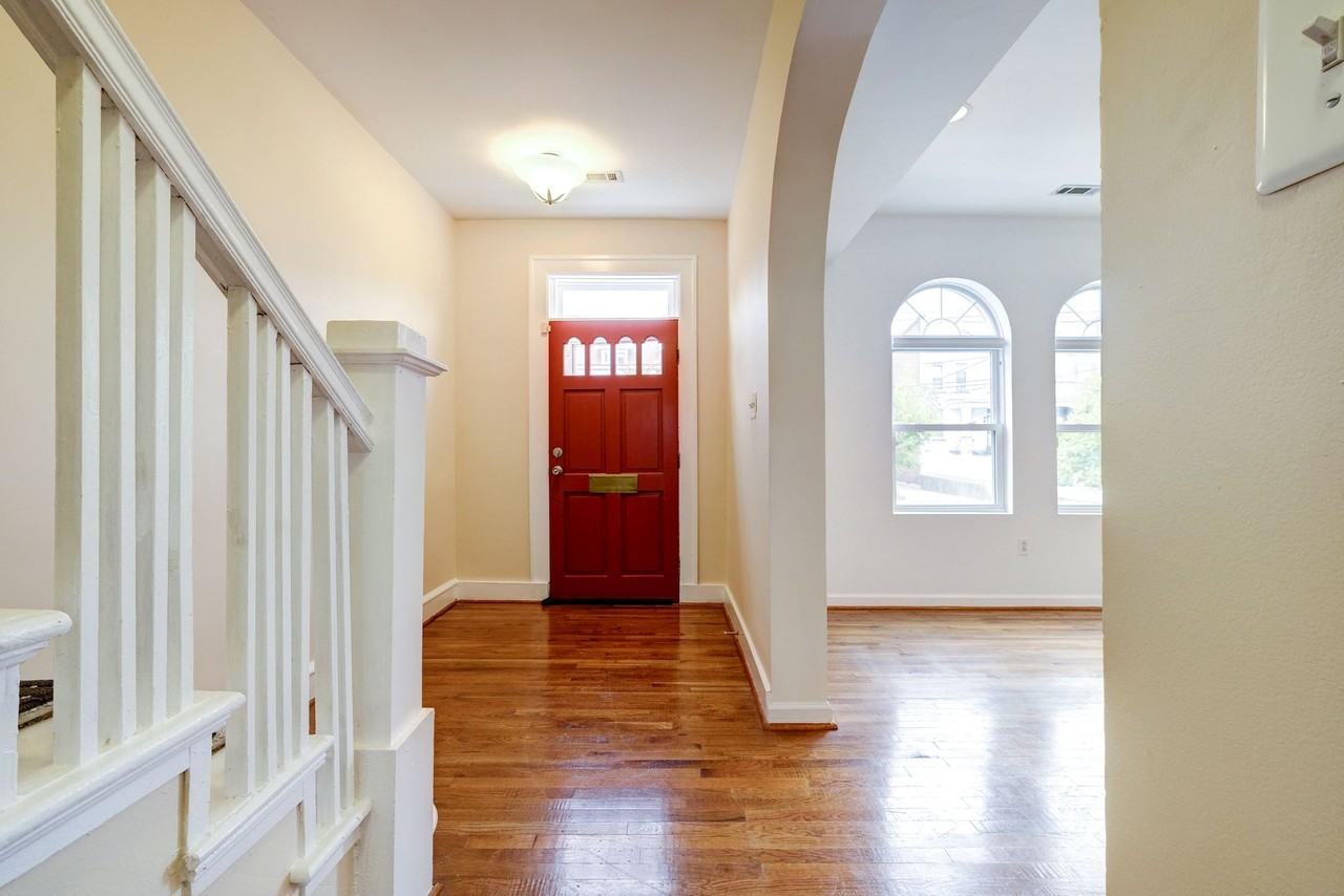 450 Randolph St Nw #NA - Photo 5 of 46