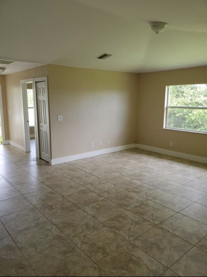 1118 Eisenhower Blvd #NONE - Photo 4 of 10