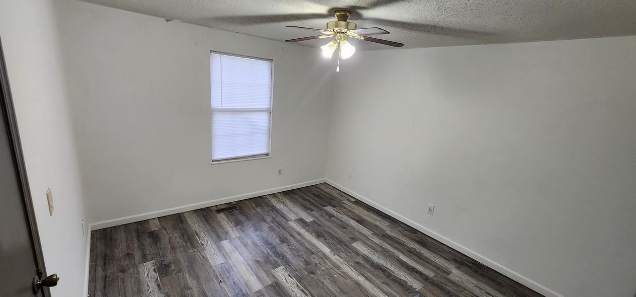 5052 Crockett Dr #NA - Photo 2 of 13