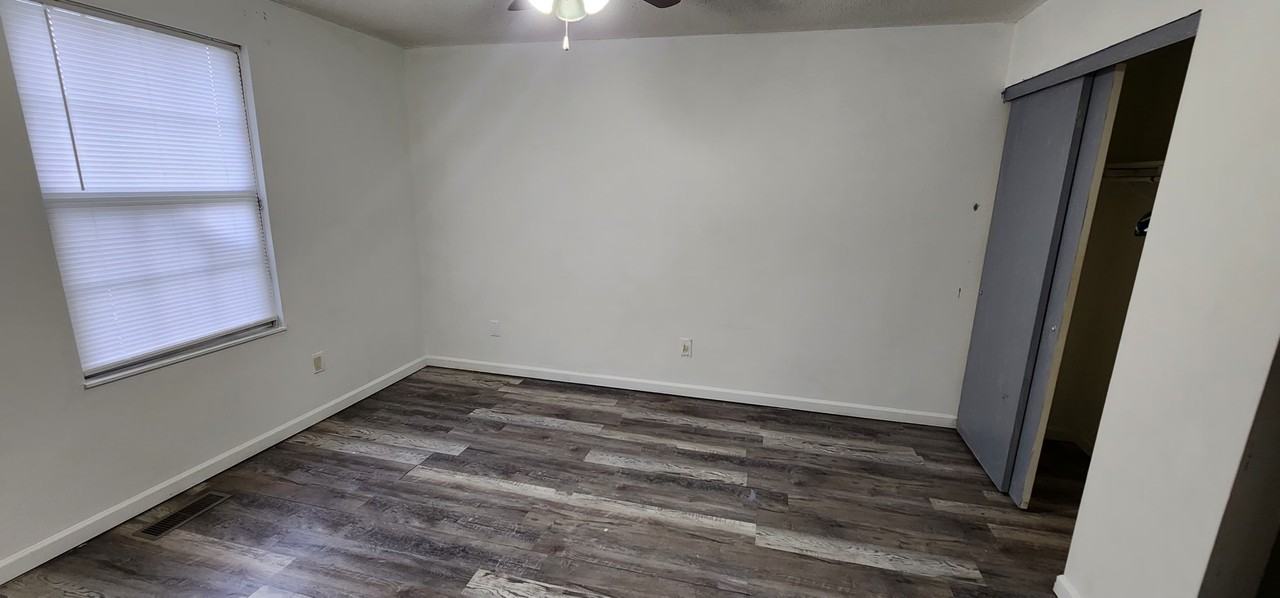 5052 Crockett Dr #NA - Photo 4 of 13