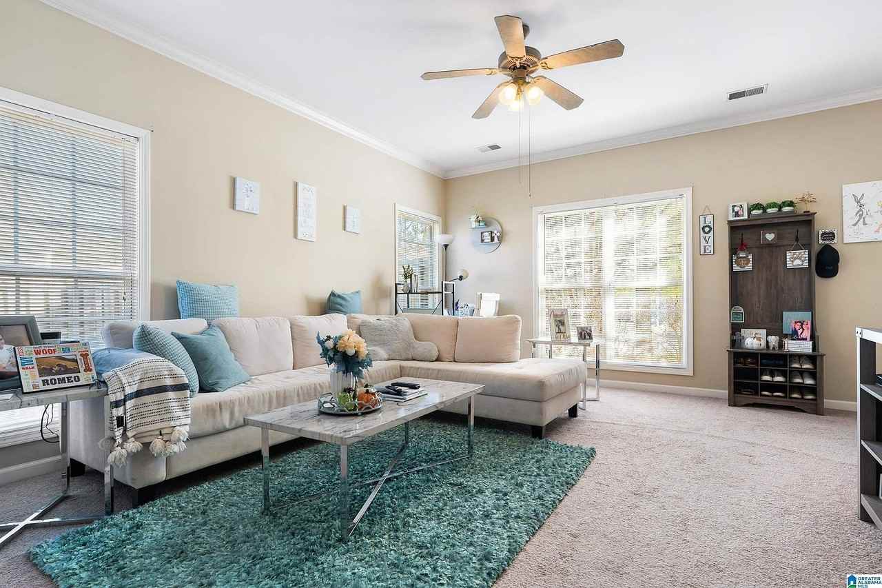 2033 Queens Ct #2033 - Photo 4 of 26