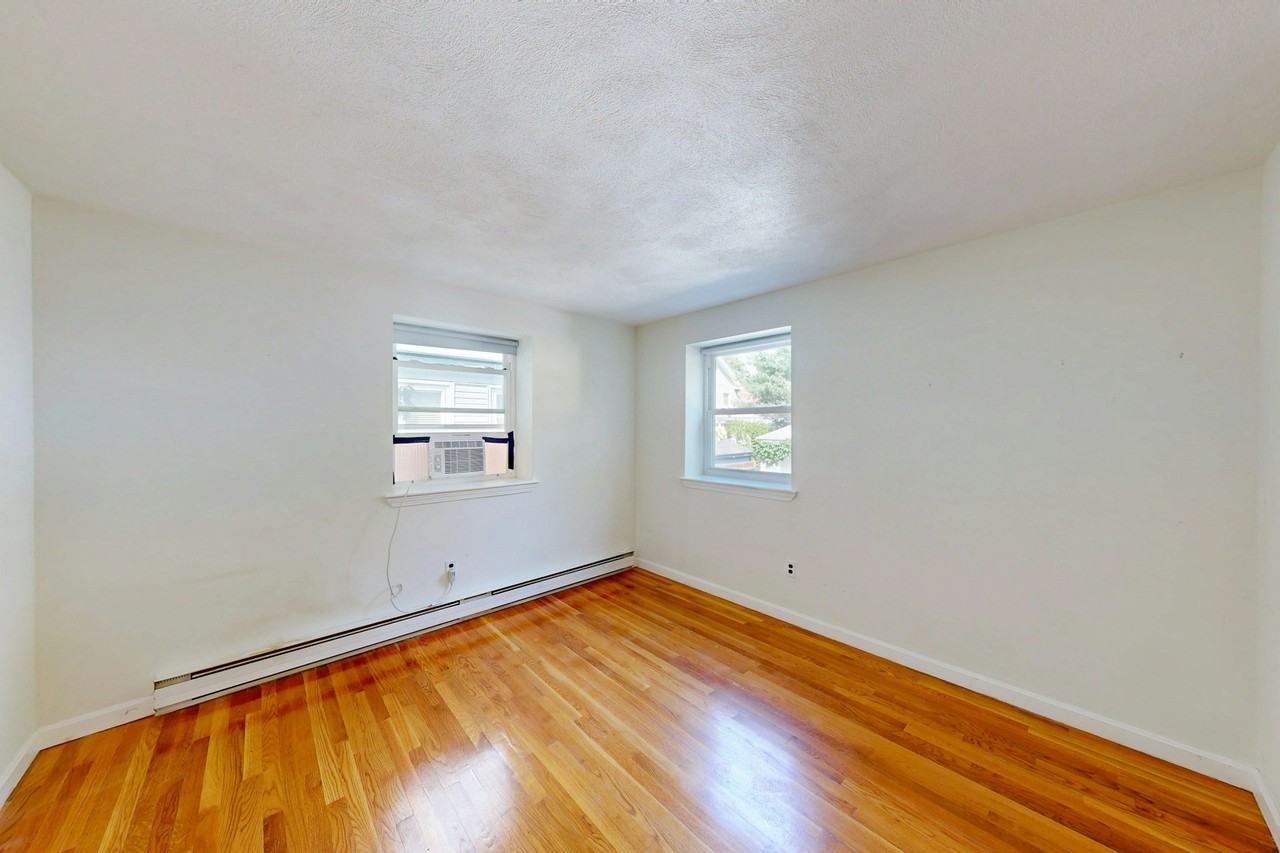 104 Trowbridge St #4 - Photo 4 of 13