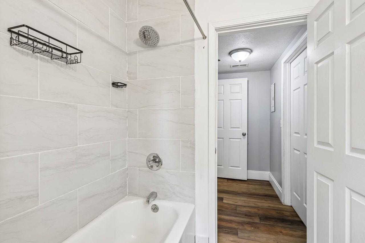 10703 Lee Ave #8 - Photo 6 of 20