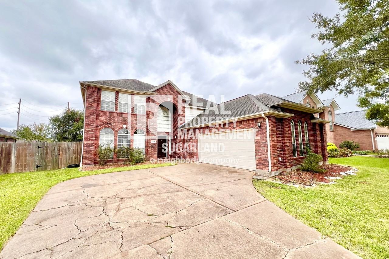16735 Village View Trl - Photo 2 of 35