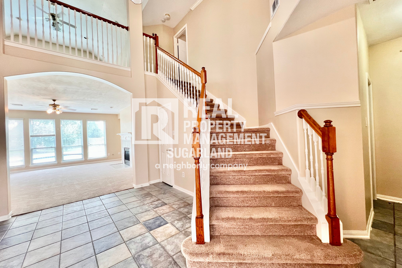 16735 Village View Trl - Photo 4 of 35