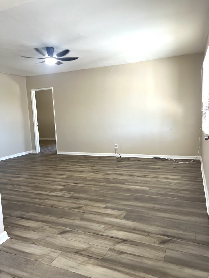13930 Anderson St #NA - Photo 6 of 32