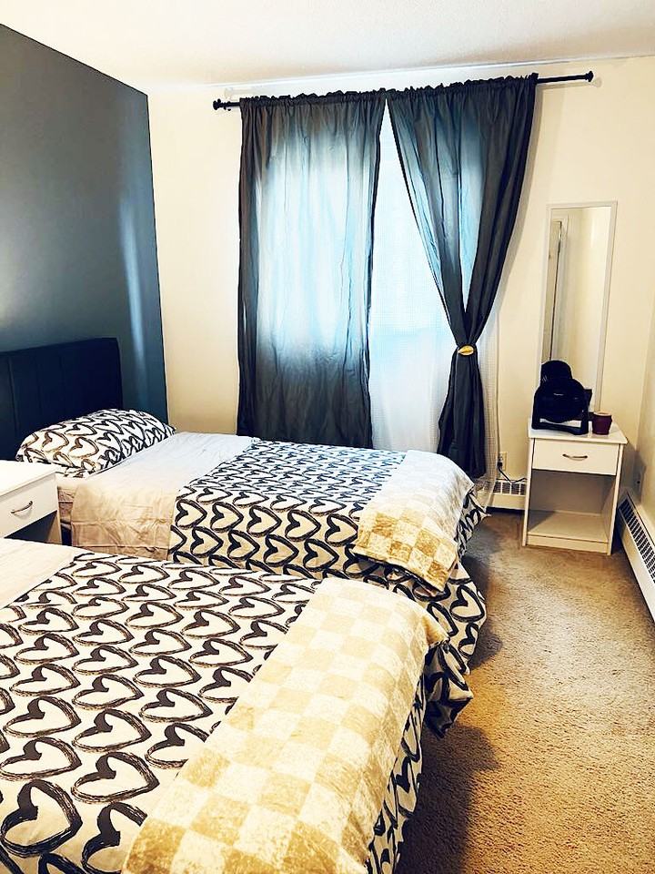 4311 -4311 73 St Nw - Photo 3 of 13