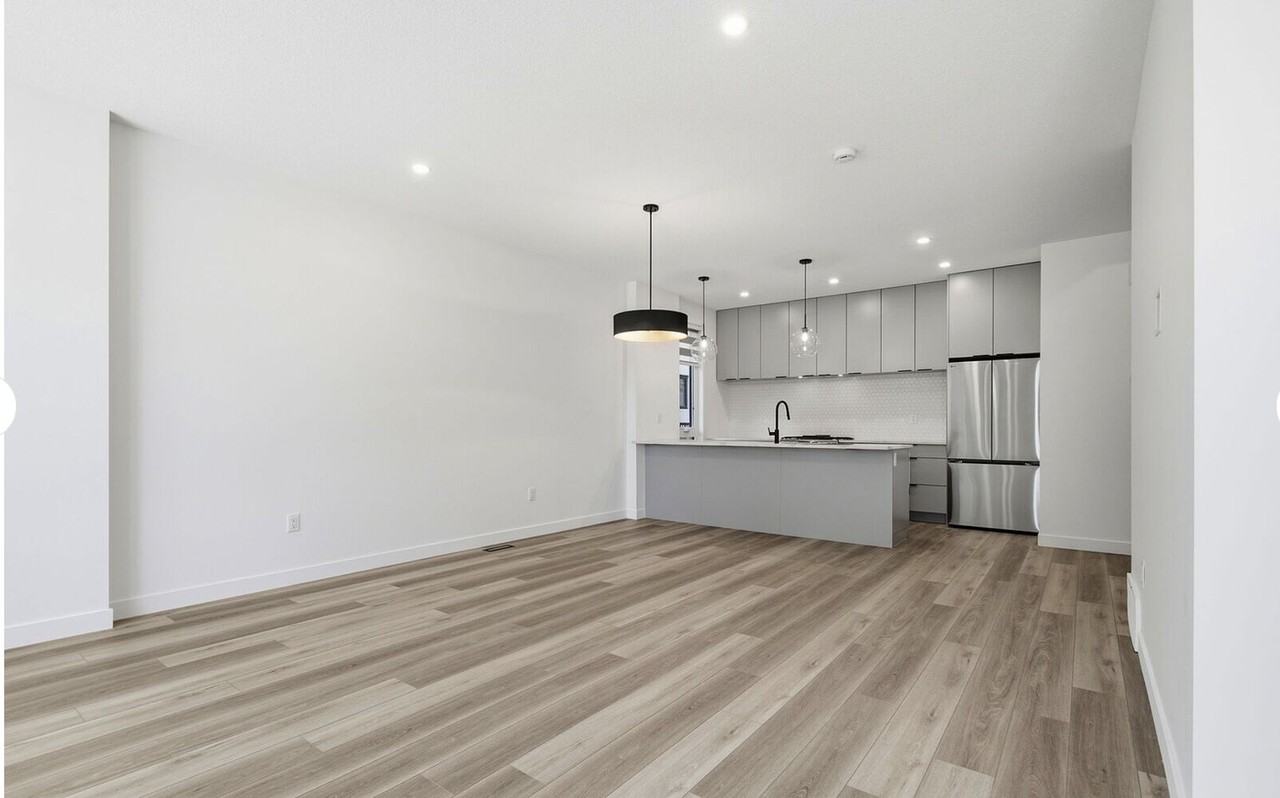 8710 Strathearn Dr Nw - Photo 5 of 16