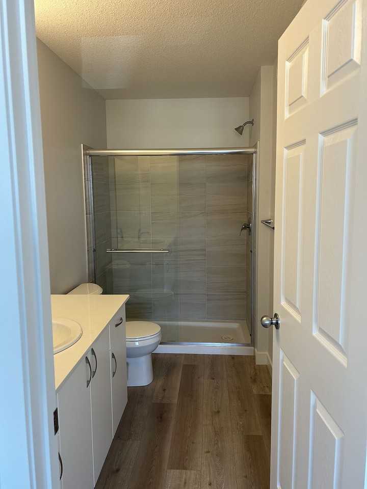 5129 21a Ave Sw - Photo 3 of 11