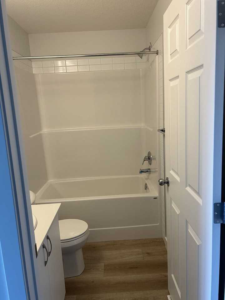 5129 21a Ave Sw - Photo 7 of 11