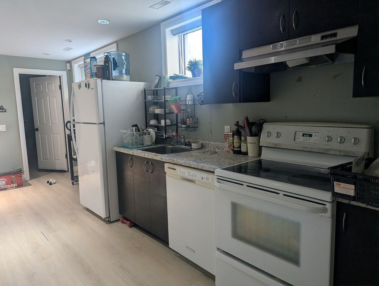 1422 18 Ave Nw - Photo 5 of 6
