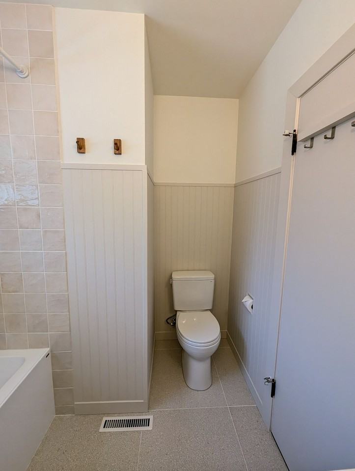 4226 113 Ave Nw - Photo 4 of 37