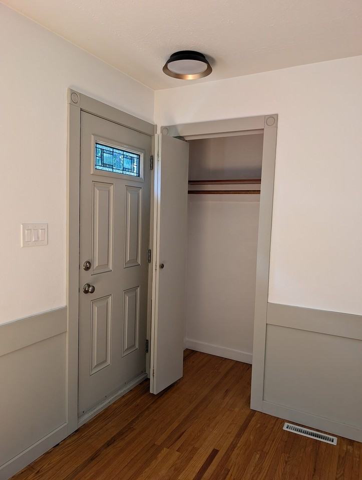 4226 113 Ave Nw - Photo 6 of 37
