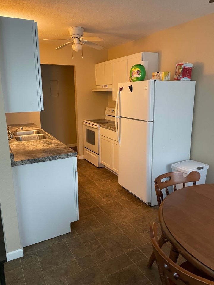 4 5th St Se #2 - Photo 2 of 10