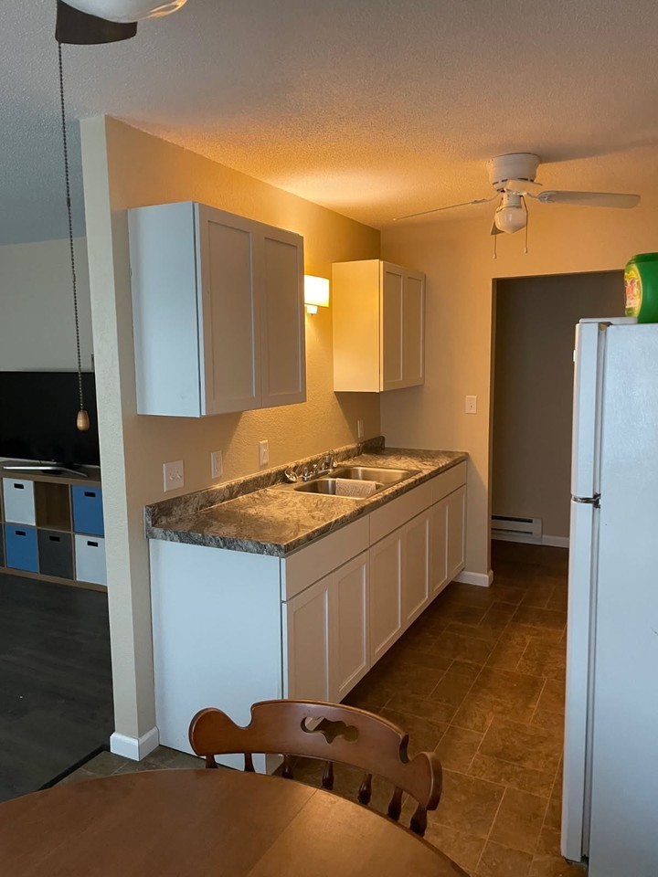 4 5th St Se #2 - Photo 3 of 10