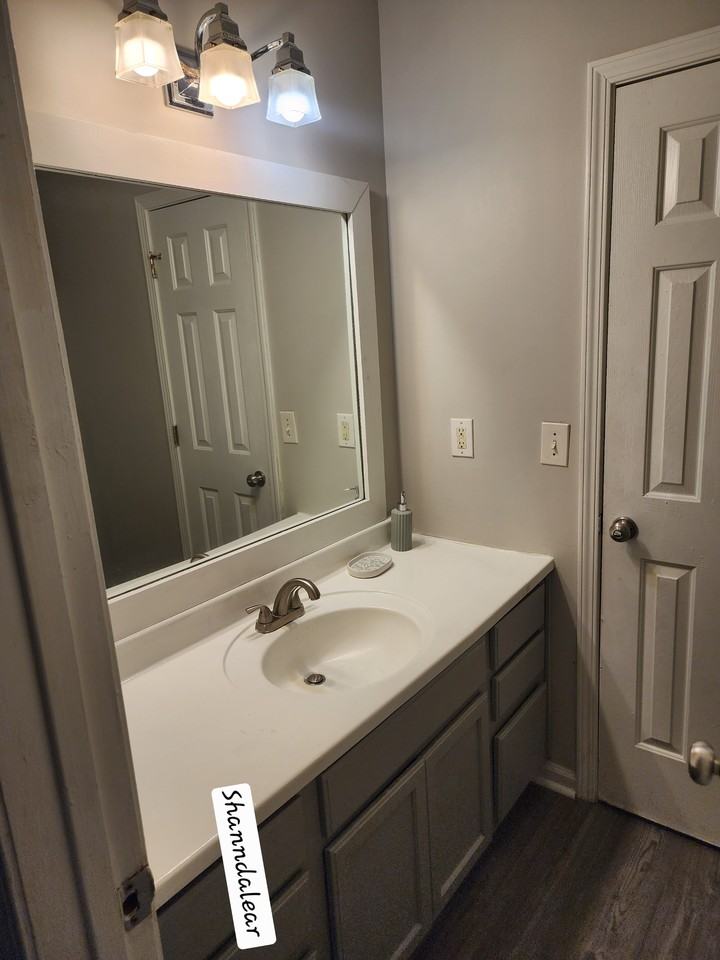 2321 Ewing St Sw #B - Photo 3 of 5