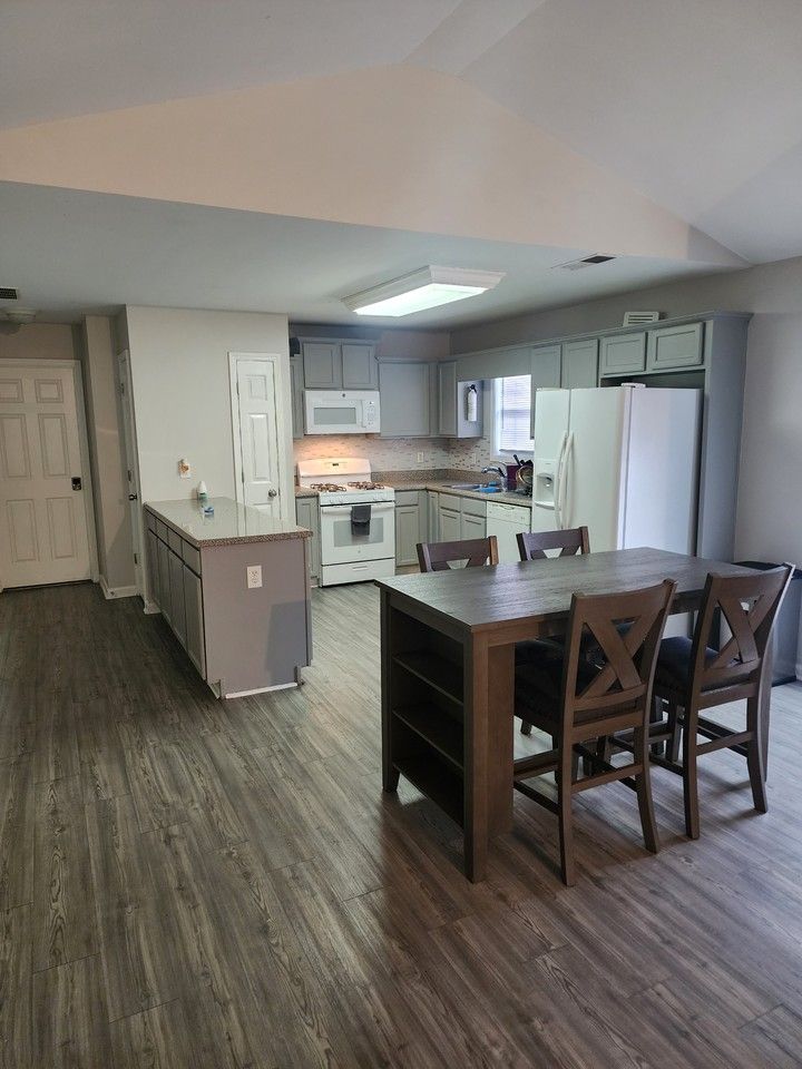2321 Ewing St Sw #B - Photo 4 of 5