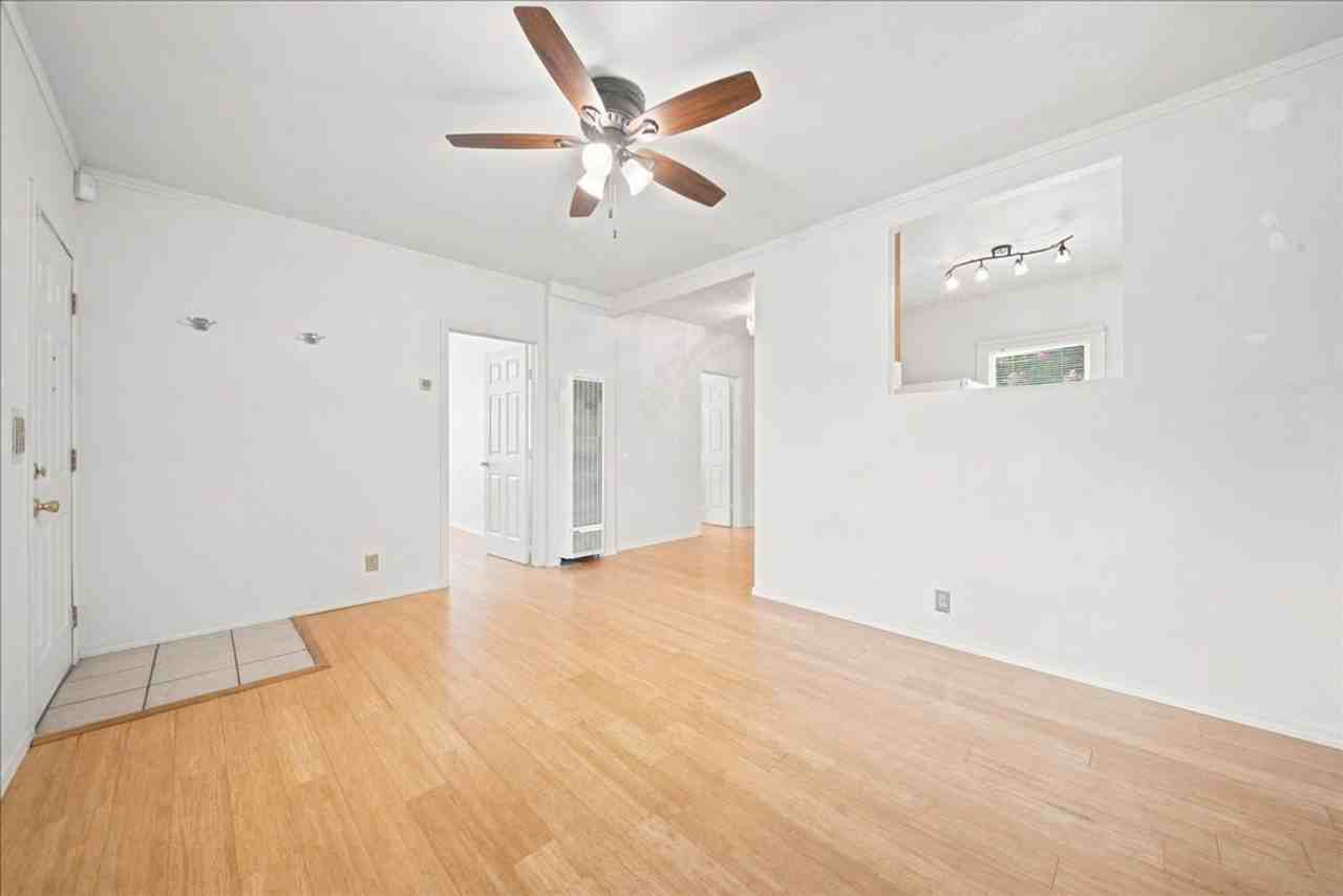 4932 11th Ave - Photo 6 of 22
