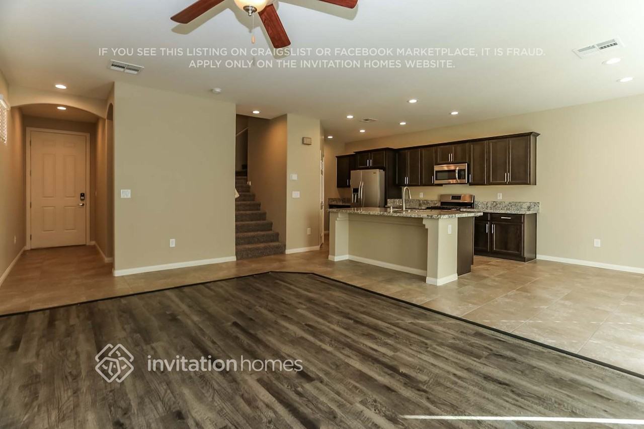 9029 Sea Grass Bay Ct - Photo 3 of 16