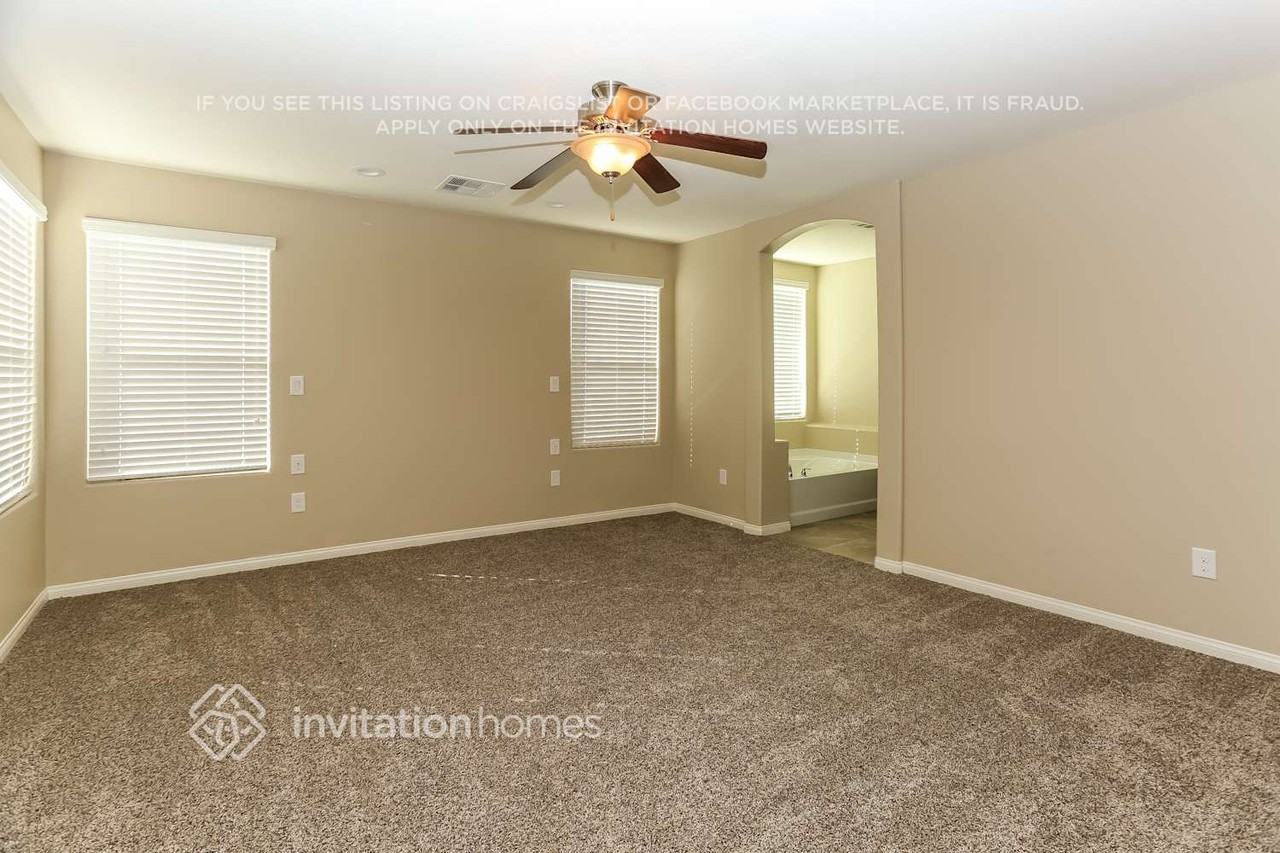 9029 Sea Grass Bay Ct - Photo 6 of 16