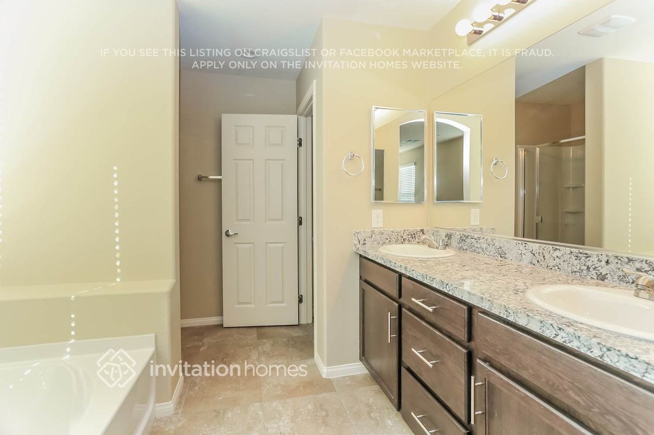 9029 Sea Grass Bay Ct - Photo 7 of 16