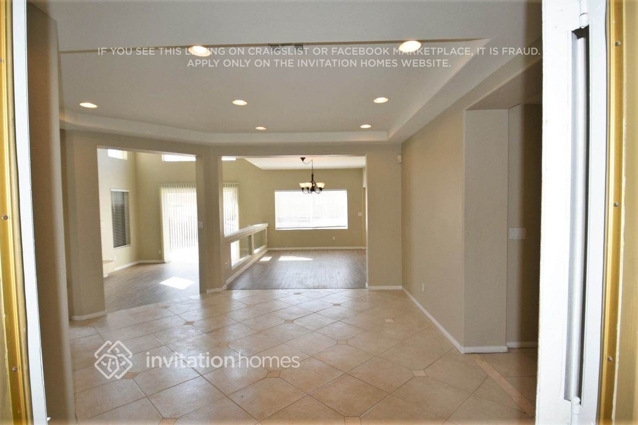 3821 Cranbrook Hill St - Photo 2 of 14