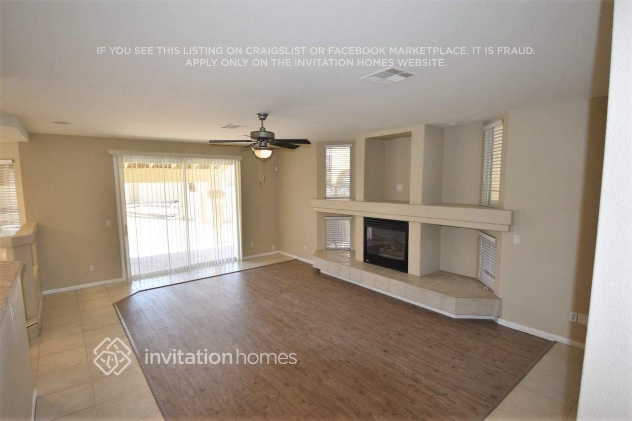 3821 Cranbrook Hill St - Photo 4 of 14