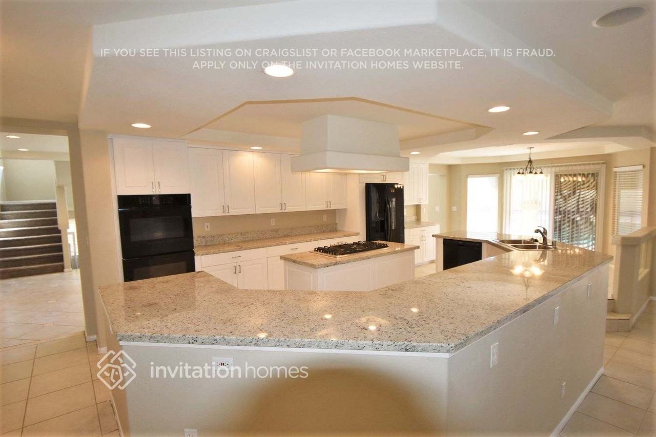 3821 Cranbrook Hill St - Photo 5 of 14