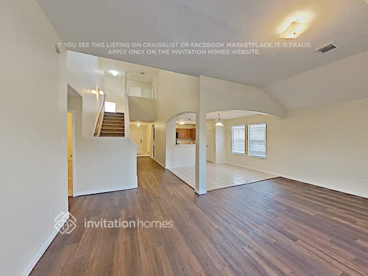 15802 Parmley Creek Ct - Photo 4 of 17