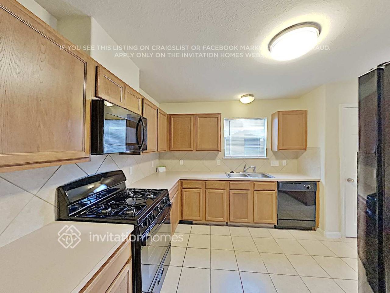 15802 Parmley Creek Ct - Photo 6 of 17