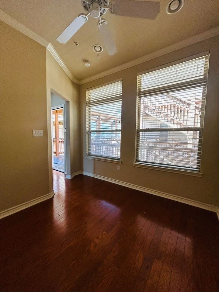305 E 31st St - Photo 6 of 27