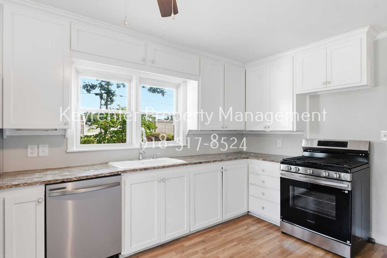 45 E 51st Pl - Photo 7 of 22