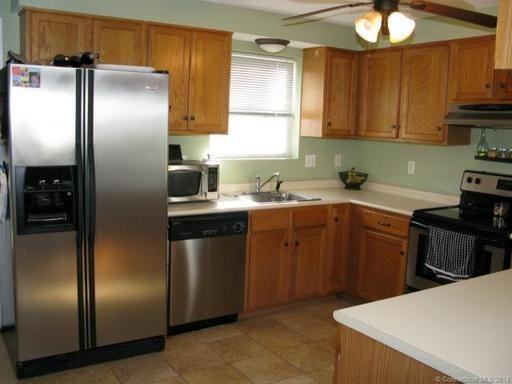16 Holly Ln #16 - Photo 4 of 8