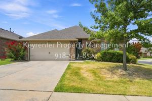 featured image of 10724 Masters Cir