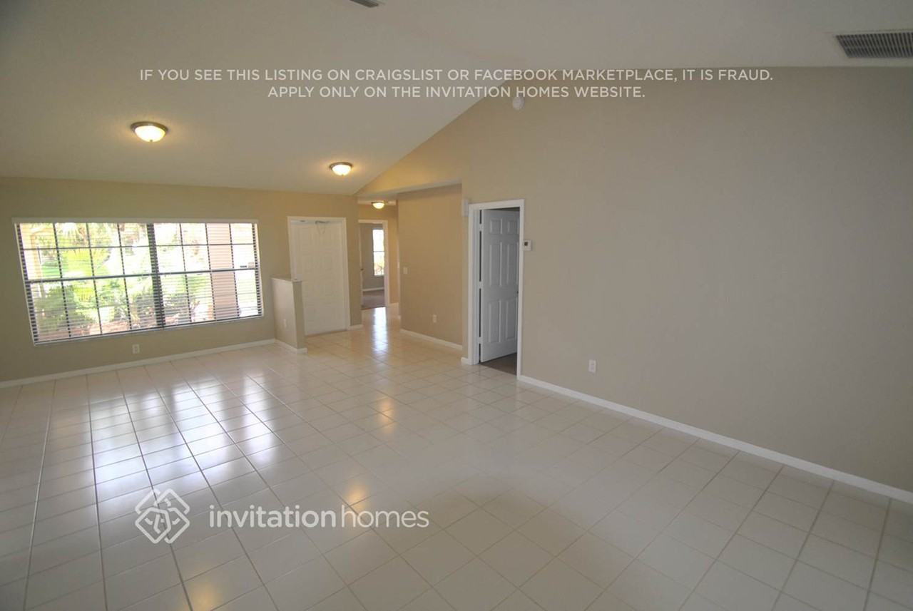 5602 Aspen Ridge Cir - Photo 2 of 11