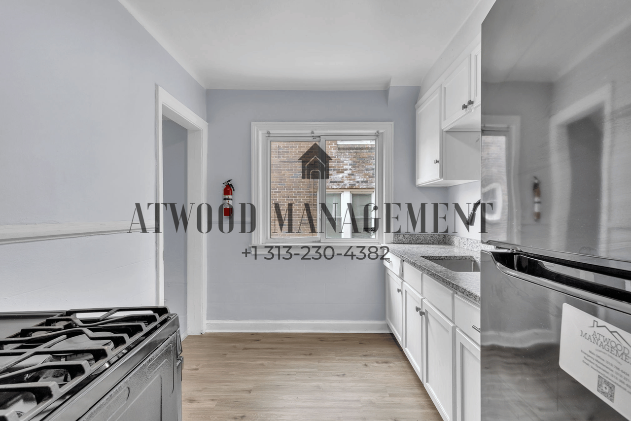 14867 Hubbell St - Photo 6 of 19