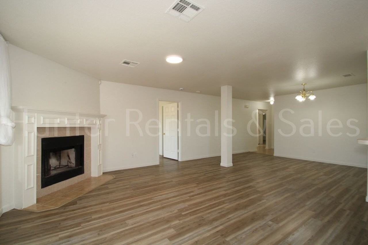 5514 Orts Dr - Photo 3 of 24