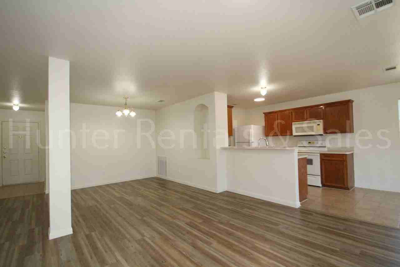 5514 Orts Dr - Photo 4 of 24