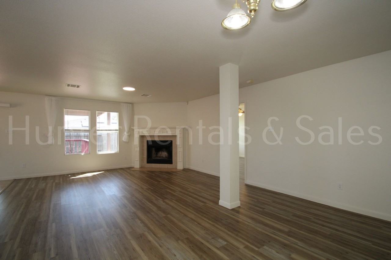 5514 Orts Dr - Photo 6 of 24