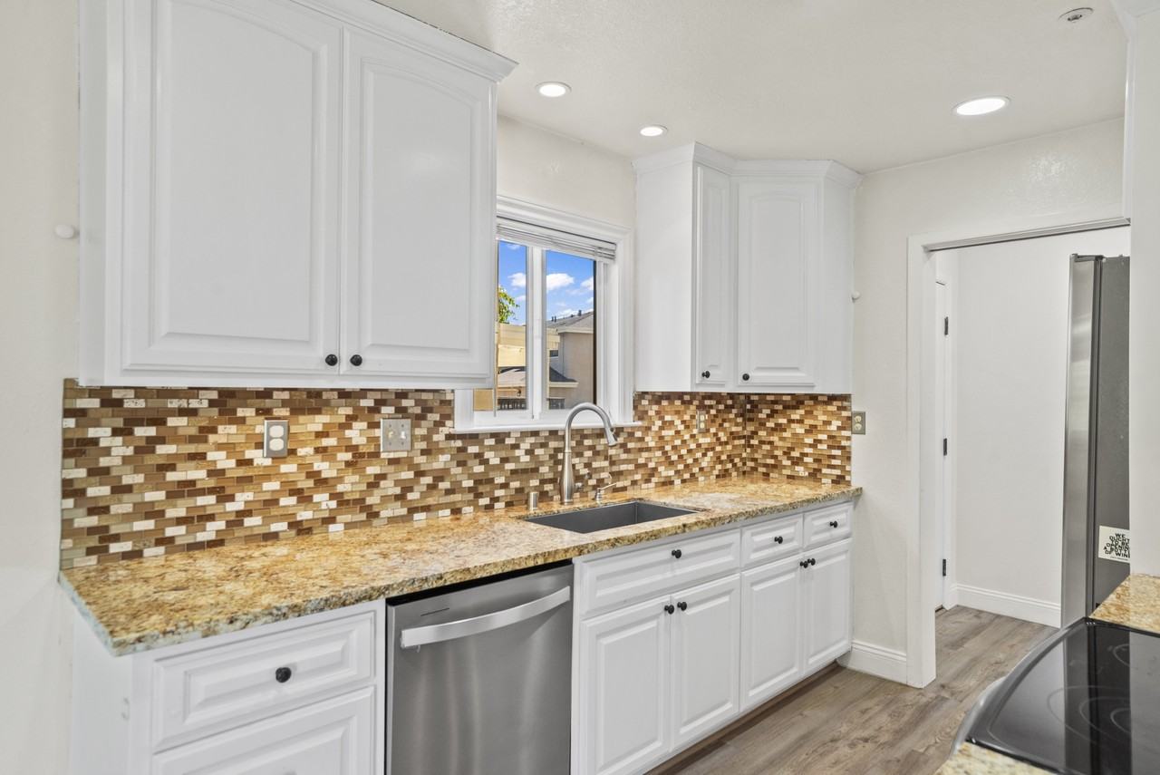 153 Albacore Lane - Photo 5 of 45