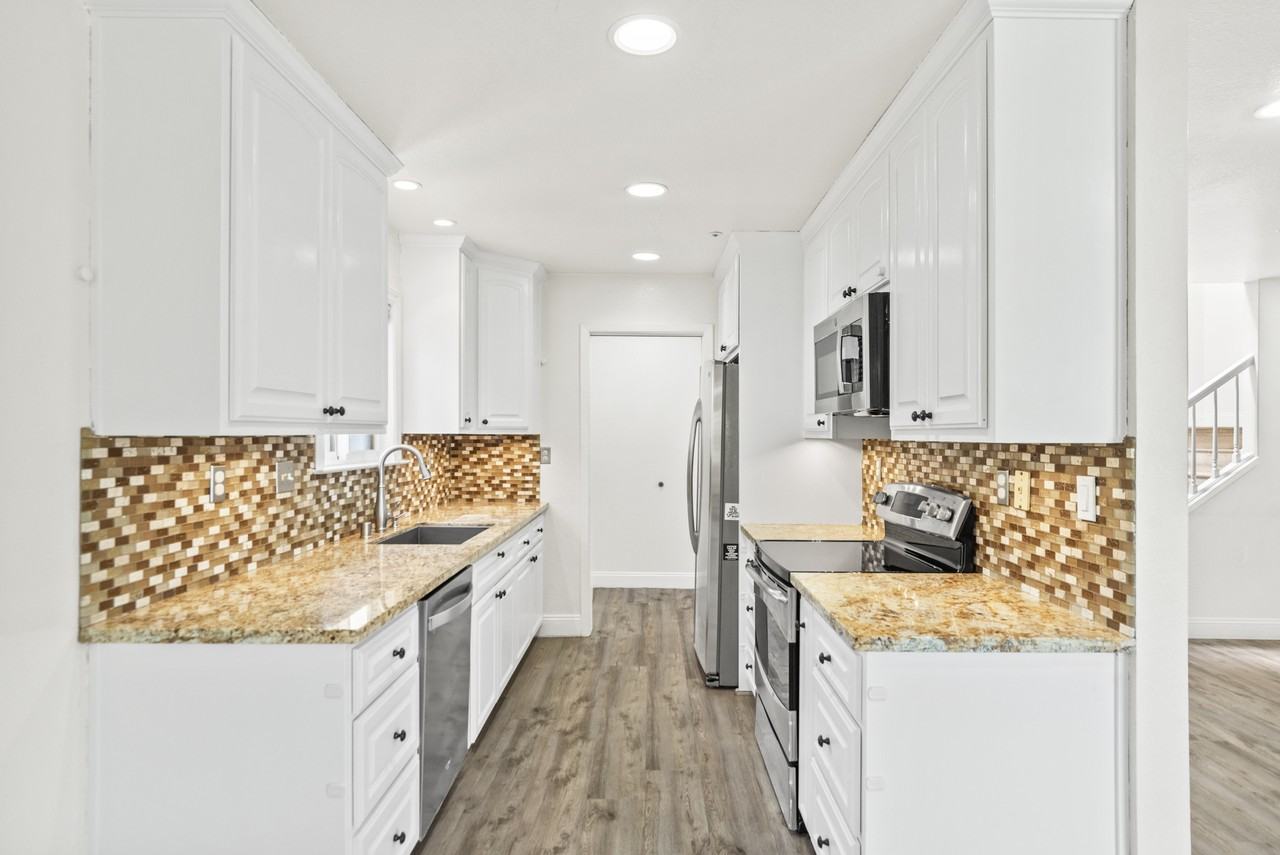 153 Albacore Lane - Photo 3 of 45