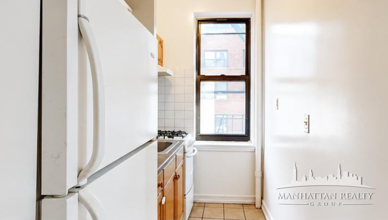 E 55th St #2C - Photo 3 of 4