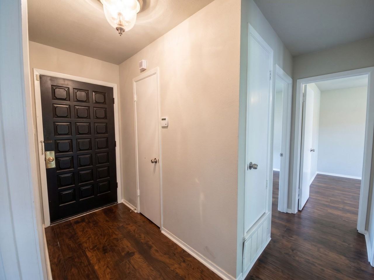 2718 Ozark Dr - Photo 3 of 28