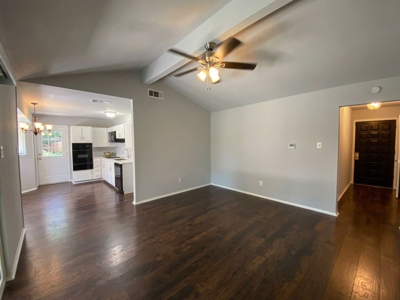 2718 Ozark Dr - Photo 5 of 28