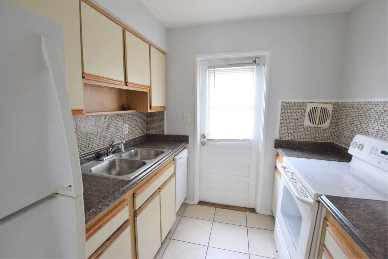 Delaney Court - Photo 7 of 27